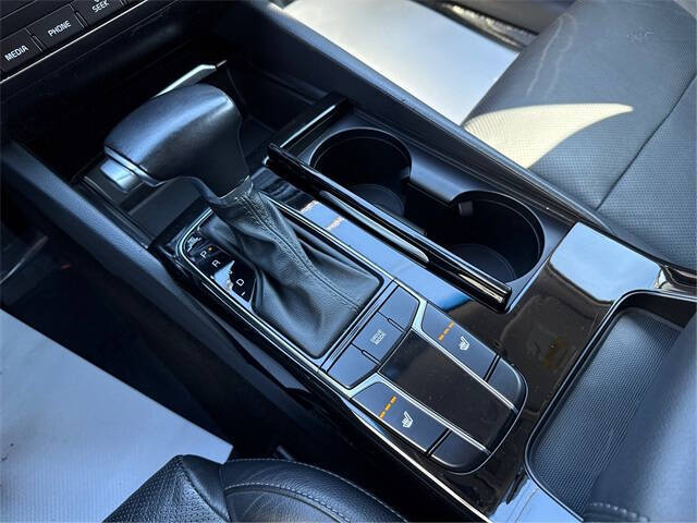 2017 Kia Cadenza Premium