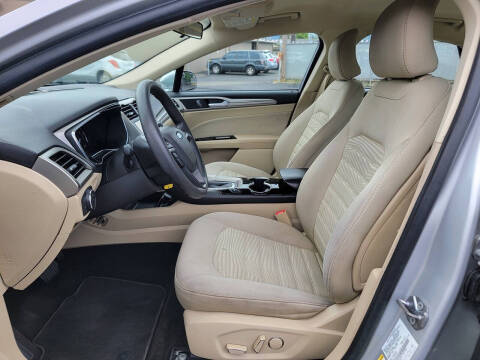2016 Ford Fusion SE
