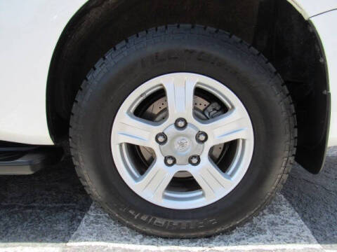 2013 Toyota Sequoia SR5