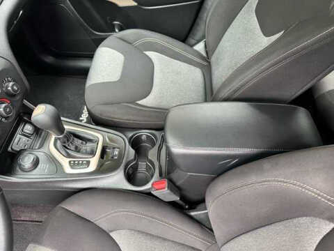 2017 Jeep Cherokee Sport Altitude