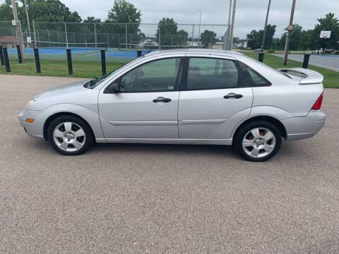 2005 Ford Focus for sale at Grace Motors LLC in Sullivan MO