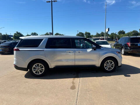 2023 Kia Carnival LX