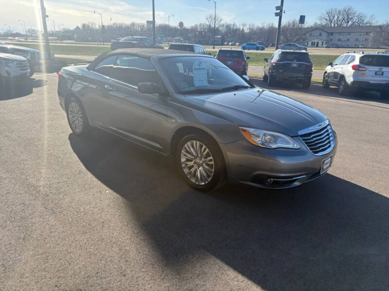 2011 Chrysler 200 Limited
