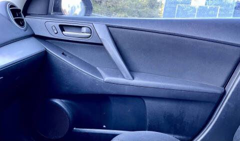 2013 Mazda MAZDA3 i SV