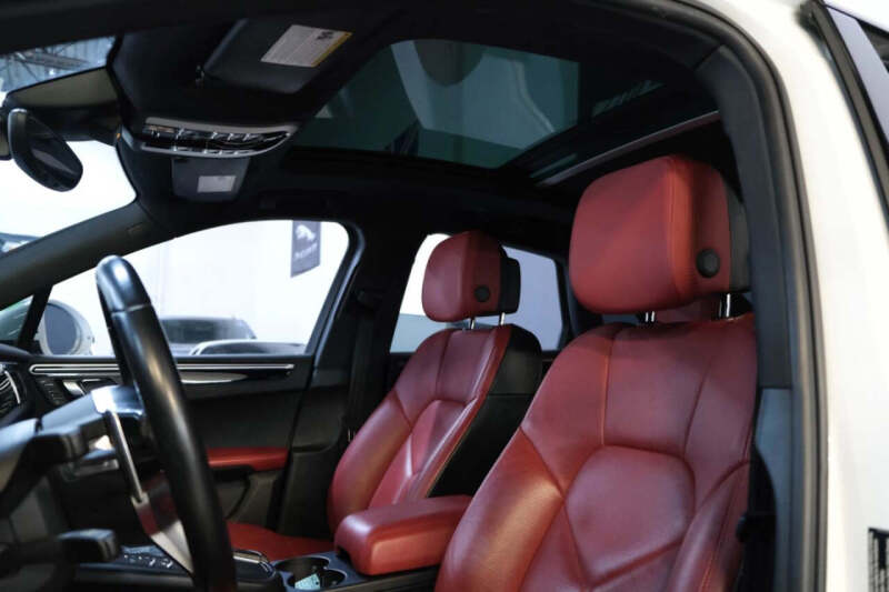 2017 Porsche Macan S