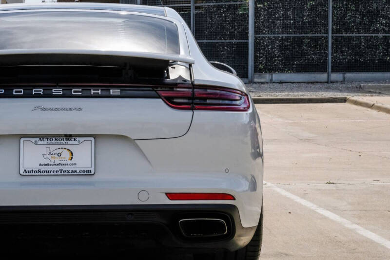 2018 Porsche Panamera 4