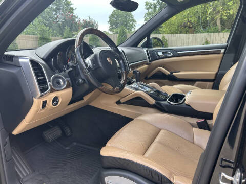 2014 Porsche Cayenne Platinum