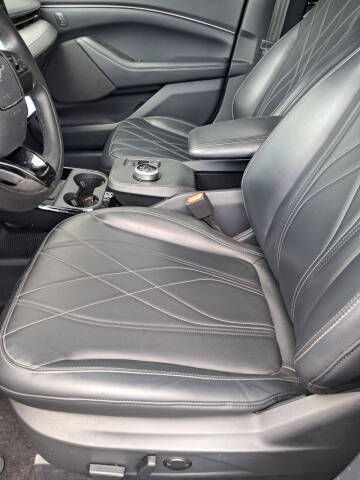 2022 Ford Mustang Mach-E Select