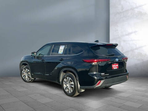 2023 Toyota Highlander Hybrid XLE