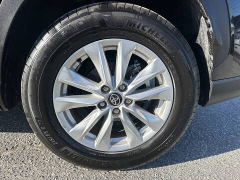 2025 Toyota Corolla Cross LE