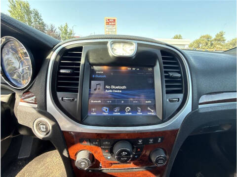 2012 Chrysler 300 Limited