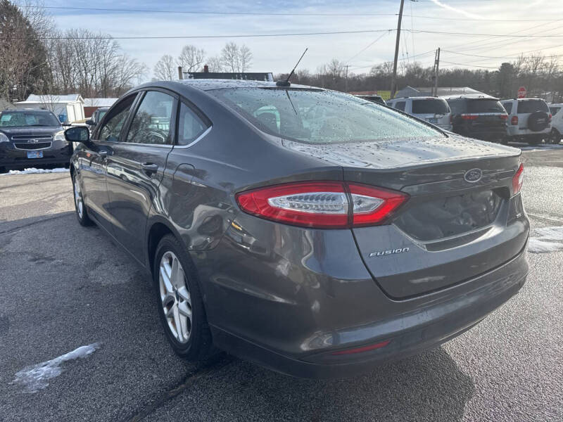 2016 Ford Fusion SE