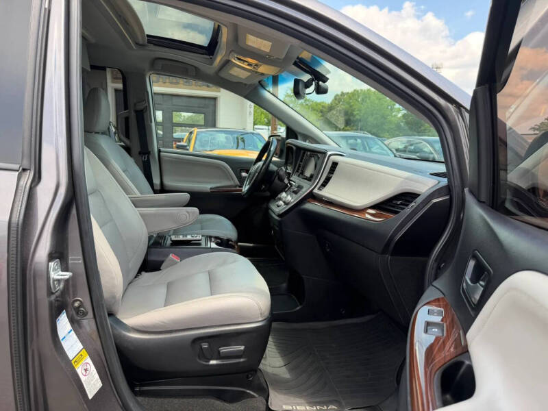 2017 Toyota Sienna