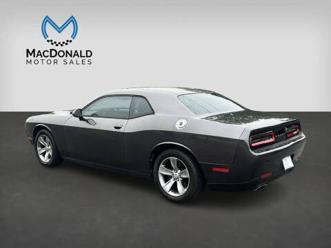 2015 Dodge Challenger SXT