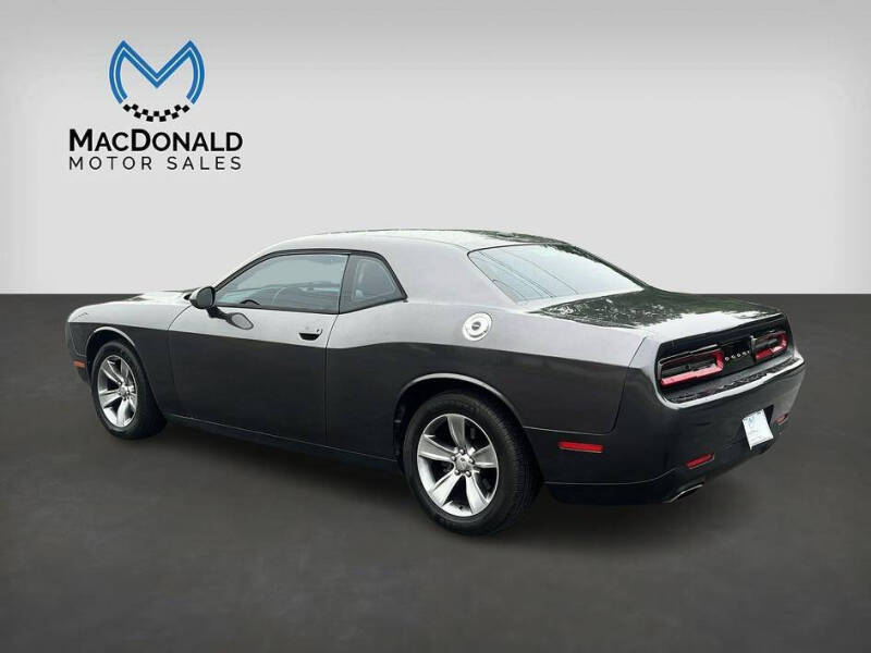 2015 Dodge Challenger SXT