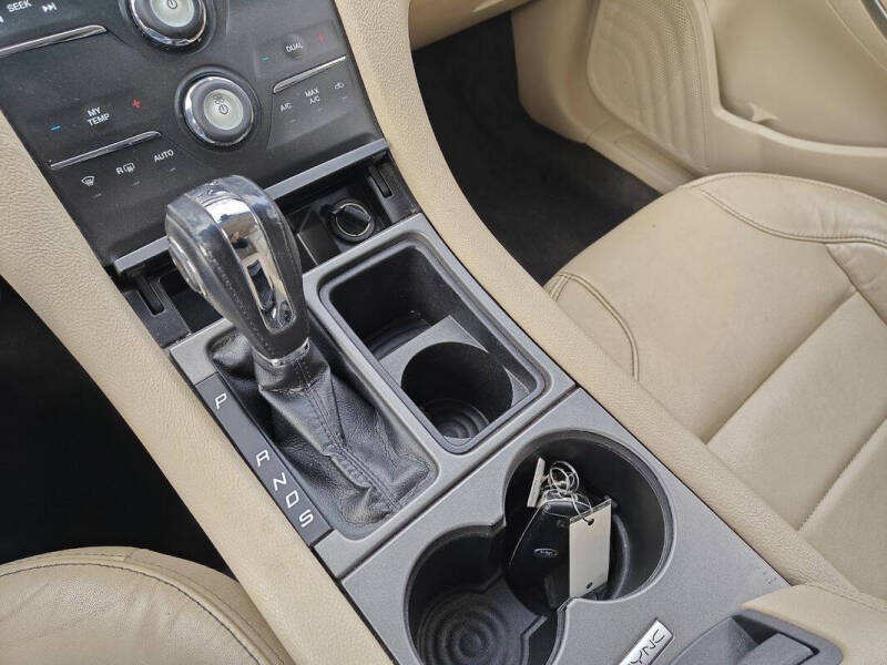 2018 Ford Taurus SEL