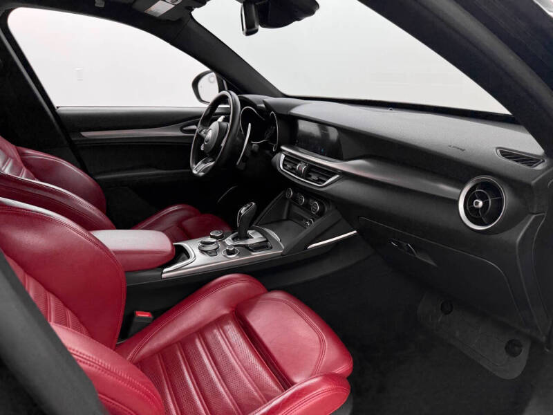 2022 Alfa Romeo Stelvio Veloce