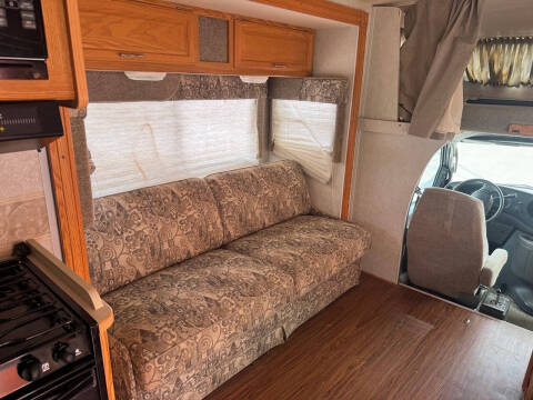 2006 Winnebago Outlook