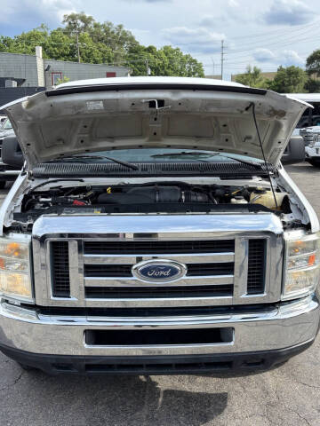 2009 Ford E-Series E-350 SD XL