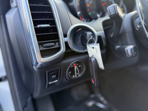 2018 Porsche Cayenne Platinum Edition