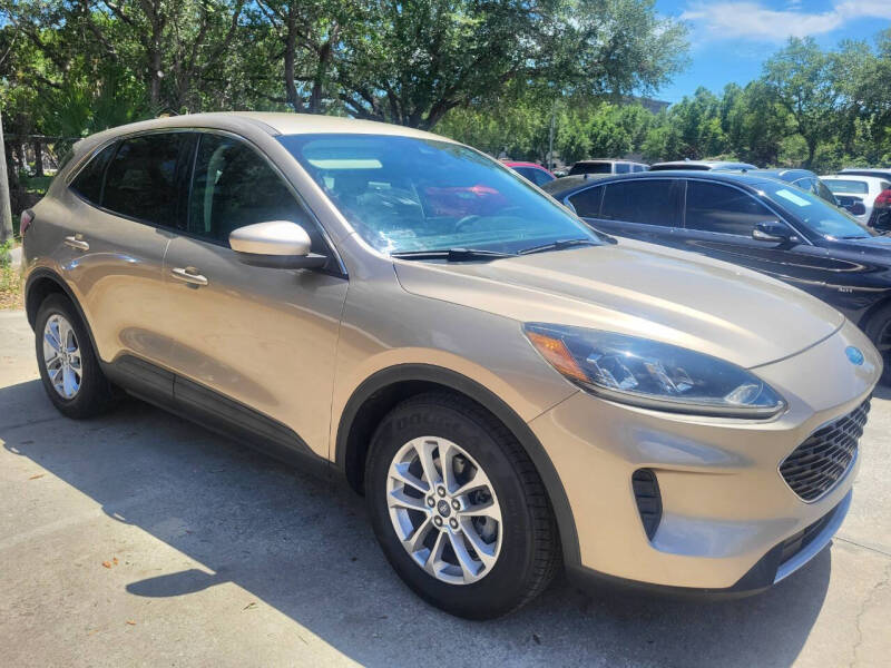 2020 Ford Escape SE
