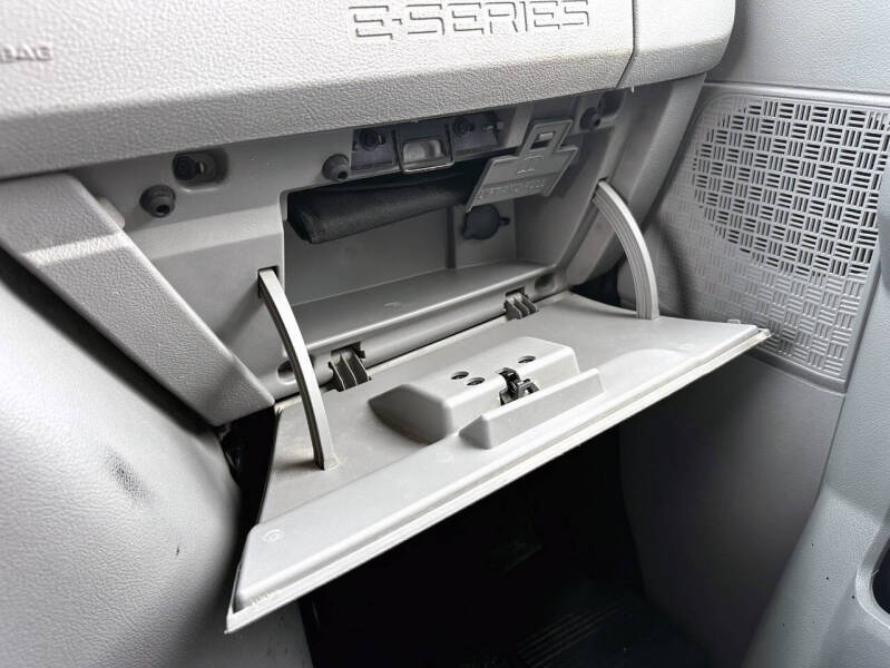 2012 Ford E-Series E-350 SD