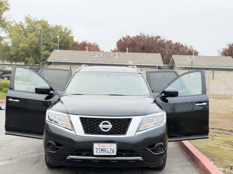 2016 Nissan Pathfinder SV