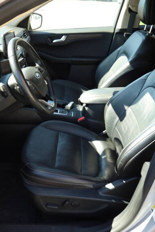 2020 Ford Escape Titanium