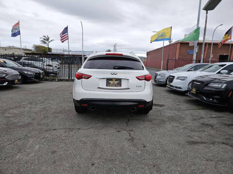 2012 Infiniti FX35