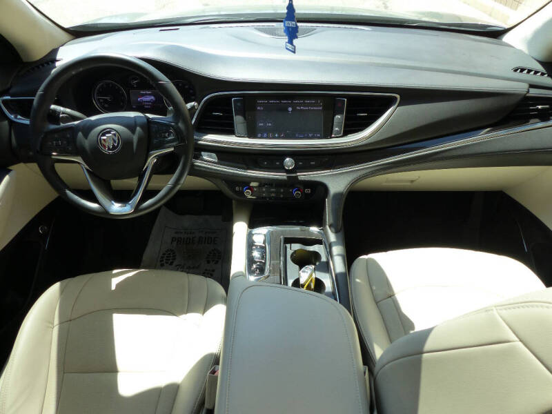2023 Buick Enclave Essence