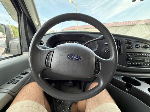 2006 Ford E-Series E-350 SD XLT