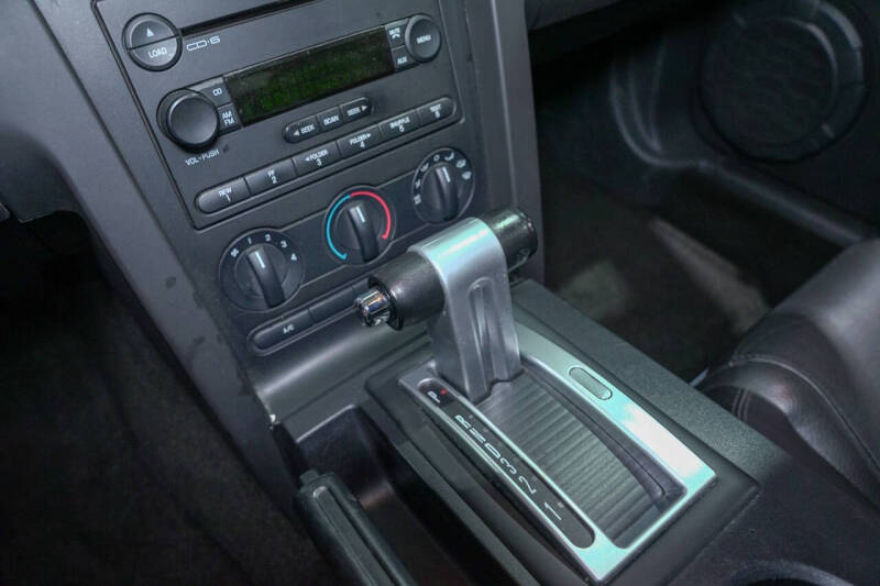 2005 Ford Mustang V6 Premium