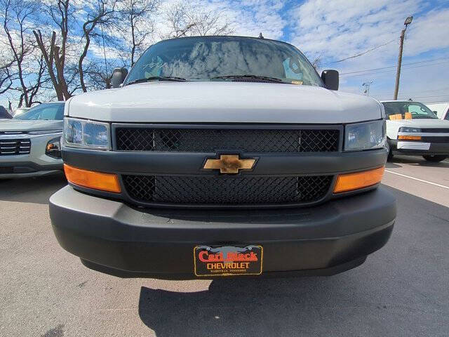 2025 Chevrolet Express 2500