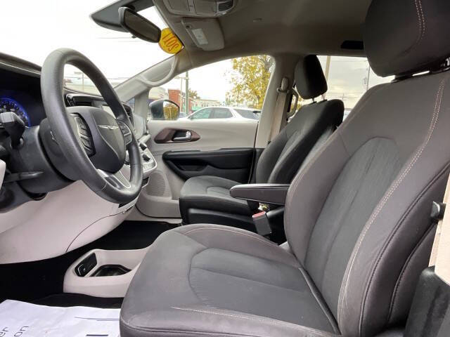 2017 Chrysler Pacifica LX