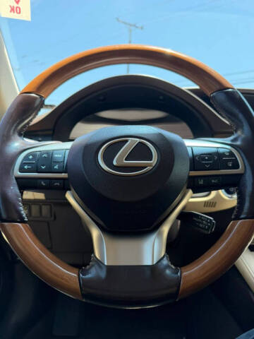 2016 Lexus ES 300h