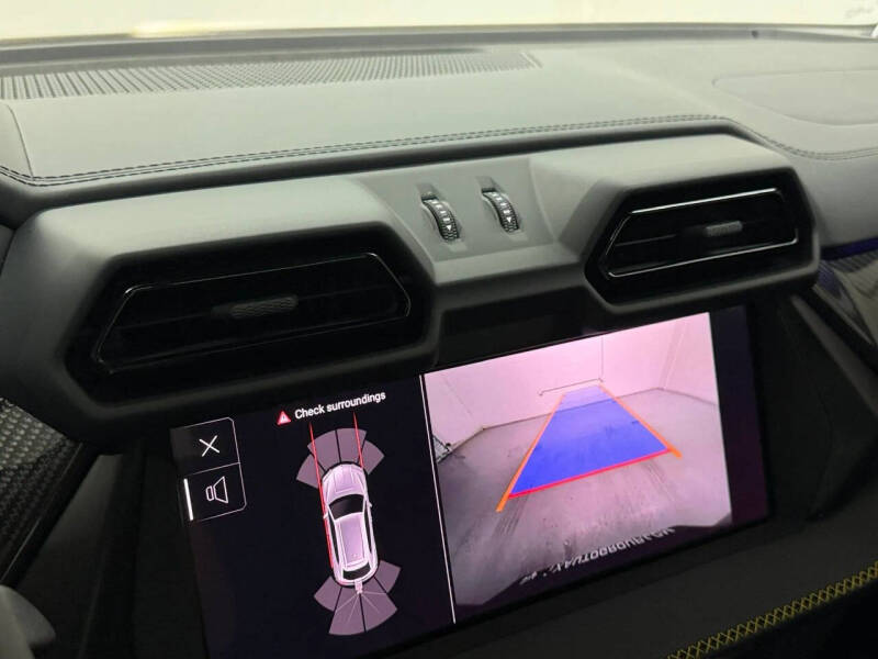 2025 Lamborghini Urus SE