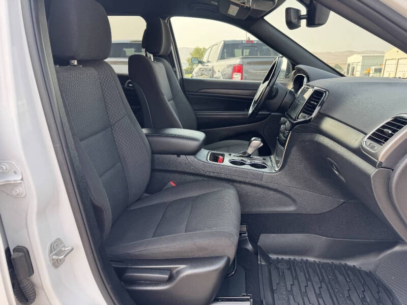 2020 Jeep Grand Cherokee Laredo E