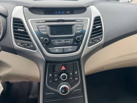 2014 Hyundai Elantra SE