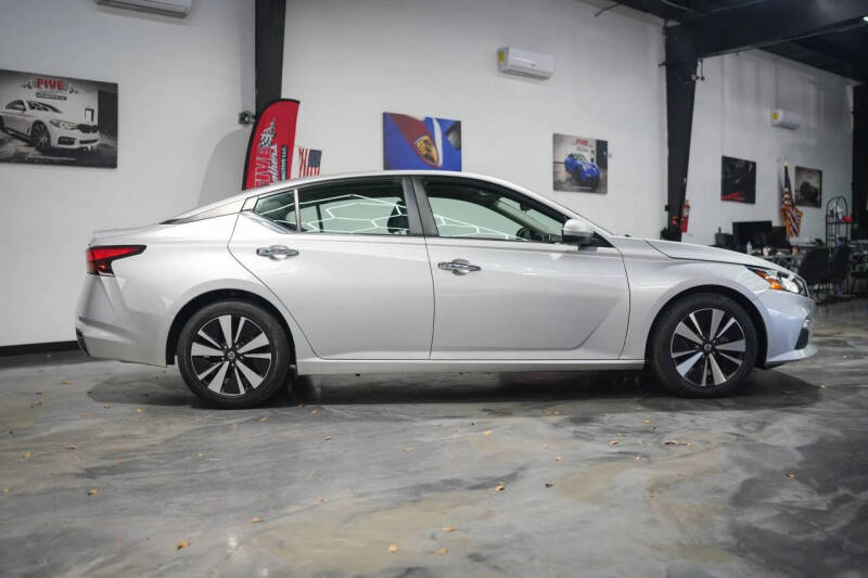 2021 Nissan Altima 2.5 SV