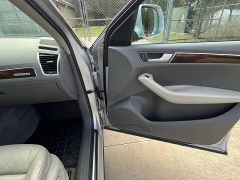 2011 Audi Q5 2.0T quattro Premium Plus