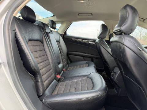 2017 Ford Fusion SE