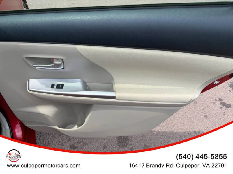 2013 Toyota Prius v Three
