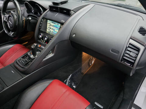 2015 Jaguar F-TYPE R