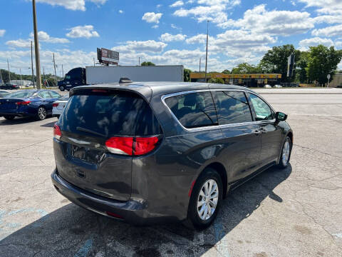 2017 Chrysler Pacifica Touring