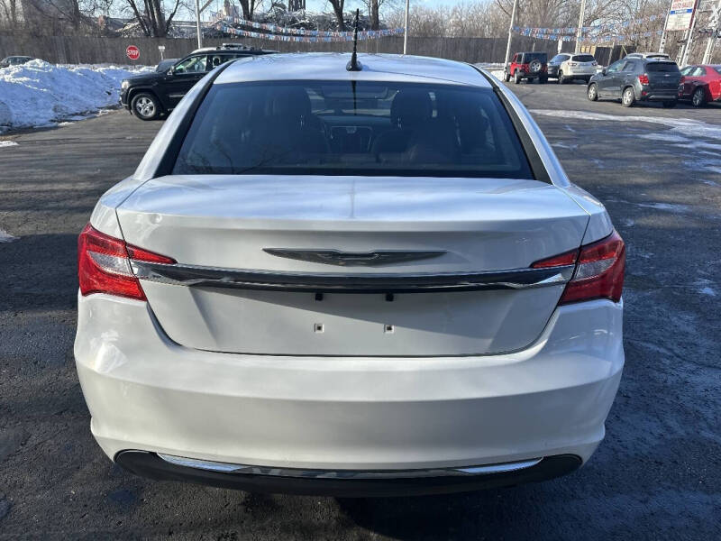 2013 Chrysler 200 Touring