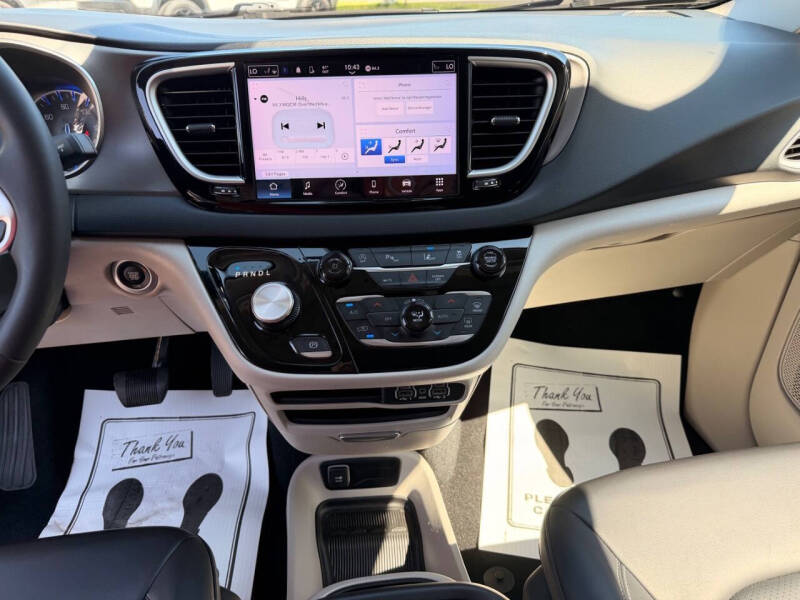 2023 Chrysler Pacifica Touring L