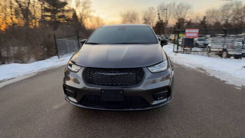 2023 Chrysler Pacifica Plug-In Hybrid Limited