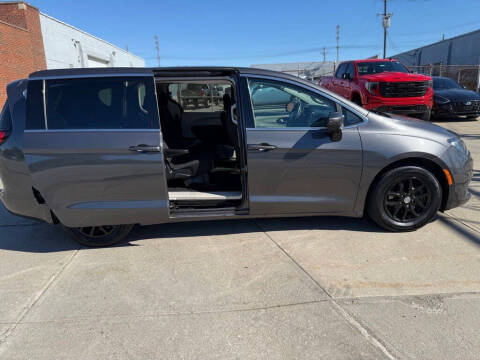 2017 Chrysler Pacifica Touring