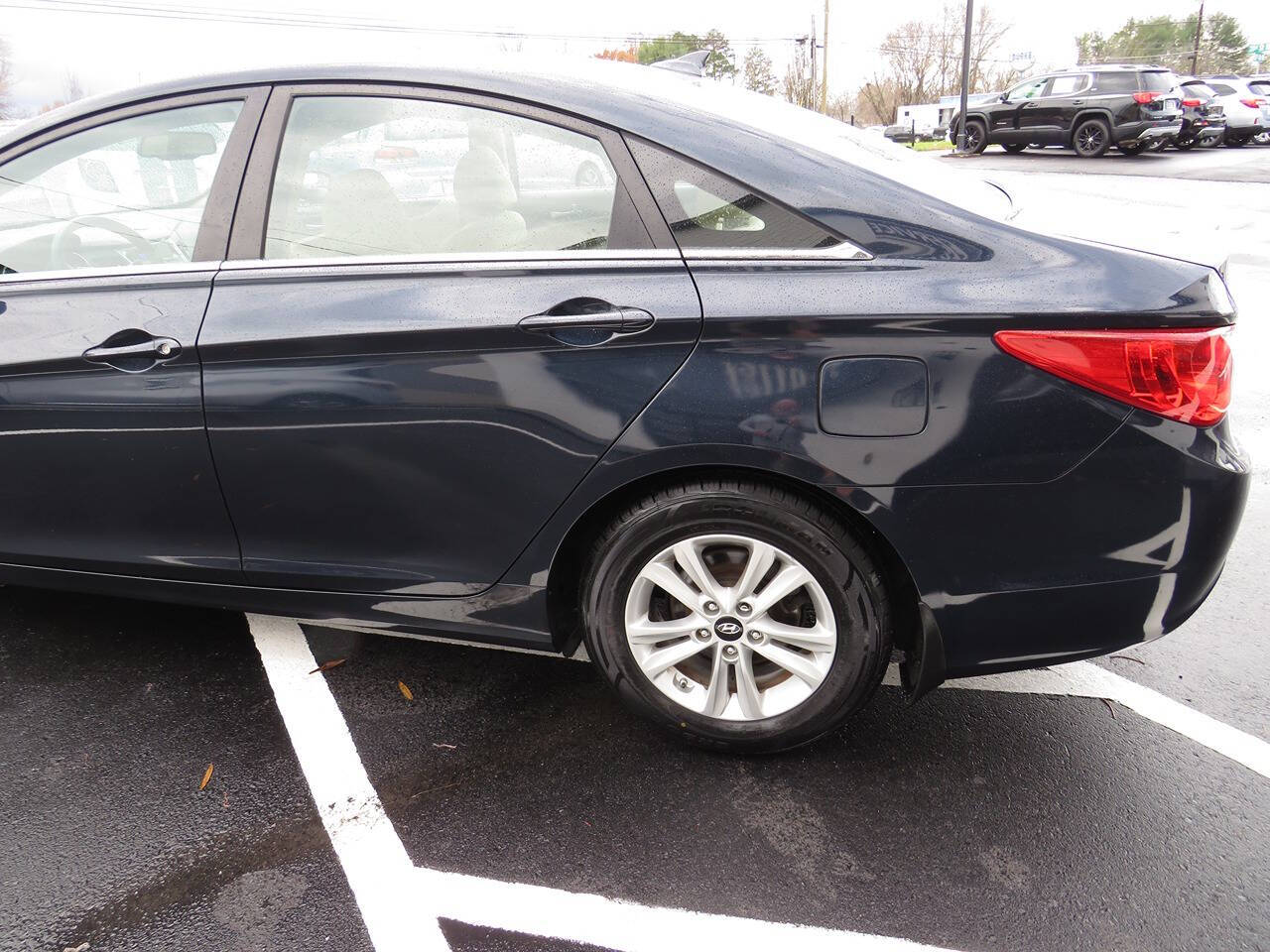 2013 Hyundai SONATA for sale at Colbert's Auto Outlet in Hickory, NC