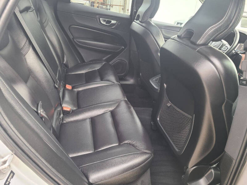 2023 Volvo XC60 B5 Plus Bright Theme